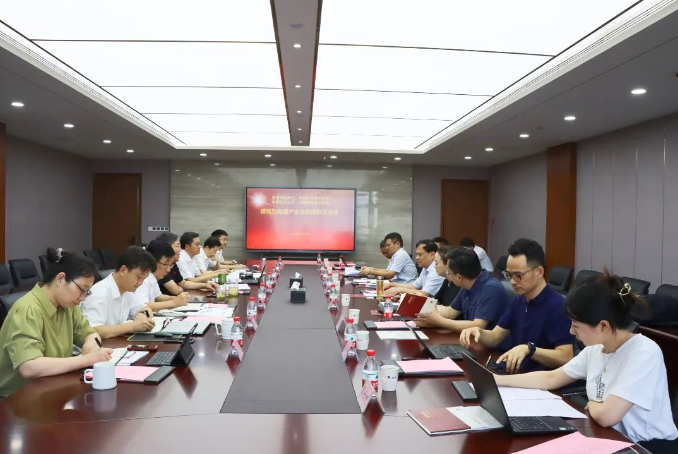 濮阳市经开区、中石化客人到尊龙凯时资本集团投资公司考察交流